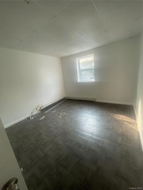 50 Smith Clove Rd, Central Valley, NY, 10917-3673 | Card Image