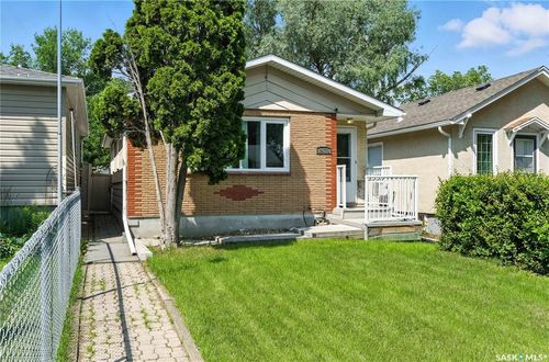 2470 Lindsay St, Regina, SK, S4N3C6 | Card Image