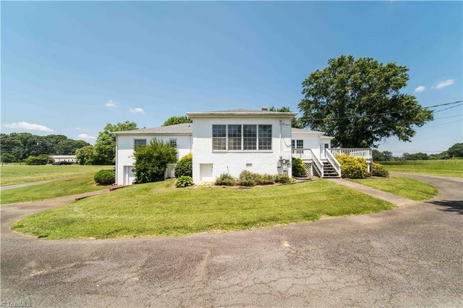 2025 W Main St, House other with 3 bedrooms, 2 bathrooms and null parking in Yadkinville NC | Image 12