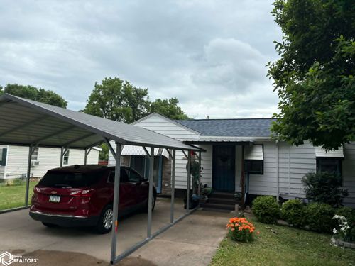 2104 Melvin Ave, Burlington, IA, 52601-2239 | Card Image