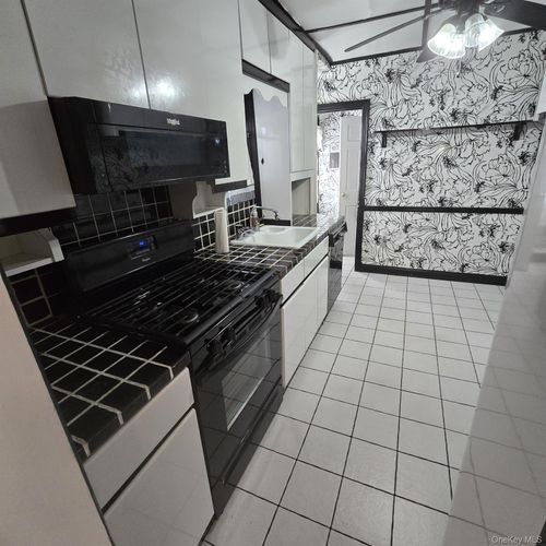 78 222nd St, Oakland Gardens, NY, 11364-3635 | Card Image