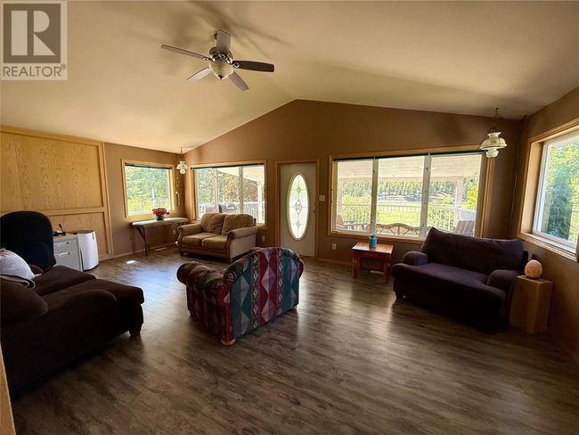 5888 Lazy Lake Rd, Home with 4 bedrooms, 2 bathrooms and null parking in Wasa BC | Image 17