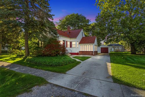 2336 Southampton Ave, Grand Blanc, MI, 48507-4452 | Card Image