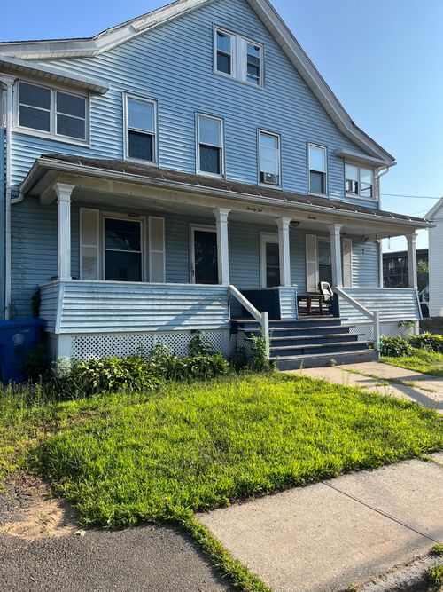 20 Walnut St, Enfield, CT, 06082-3520 | Card Image