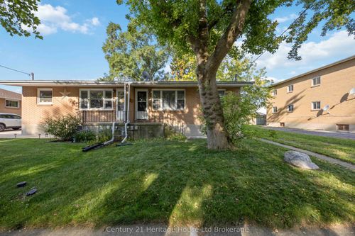 115 Sutton St, Sarnia, ON, N7T3S4 | Card Image