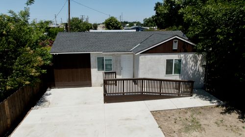 1012 E Mineral King Avenue, Visalia, CA, 93292 | Card Image