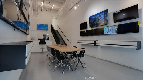 105-732 E 10th, Los Angeles, CA, 90021 | Card Image