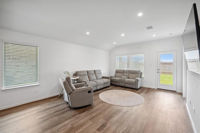 5454 Desert Glen Dr, House other with 3 bedrooms, 2 bathrooms and 2 parking in Spring TX | Image 12