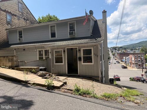 100 S Diamond St, SHAMOKIN, PA, 17872-5825 | Card Image