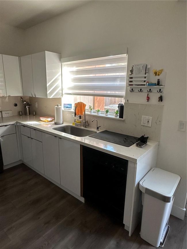 APT-1601 - 8520 Nw 139 Th Ter, Townhouse with 3 bedrooms, 3 bathrooms and null parking in MIAMI LAKES FL | Image 4