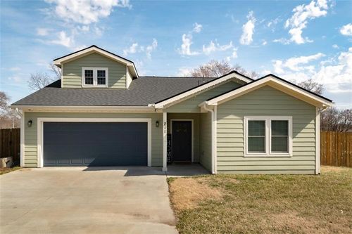 211 Harrison St, Pomona, KS, 66076-8101 | Card Image