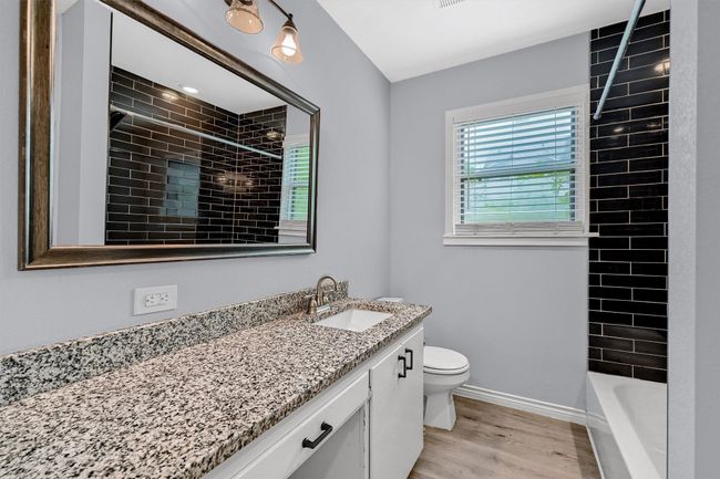 110 W Moore St, House other with 2 bedrooms, 2 bathrooms and null parking in Sherman TX | Image 18