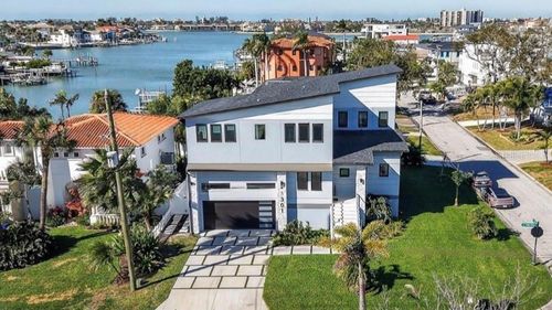 301 79th St S, ST PETERSBURG, FL, 33707-1037 | Card Image