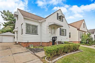 11210 Mountview Avenue, House other with 3 bedrooms, 2 bathrooms and null parking in Garfield Heights OH | Image 1