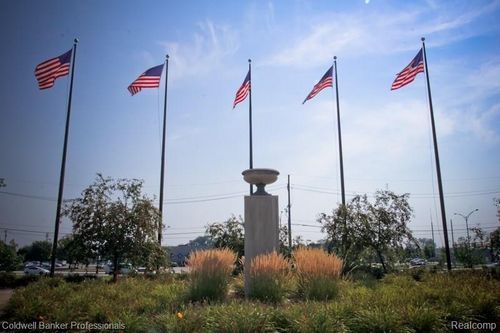 61-1395 Ashford Ct, Troy, MI, 48084-7059 | Card Image