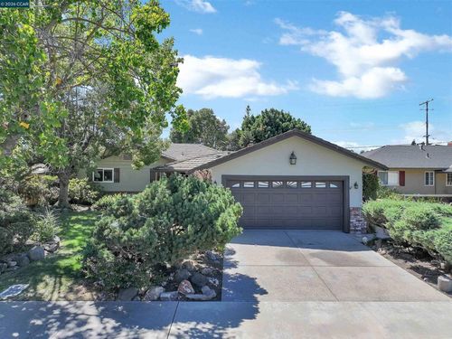513 Gerard Dr, Lodi, CA, 95242-2475 | Card Image
