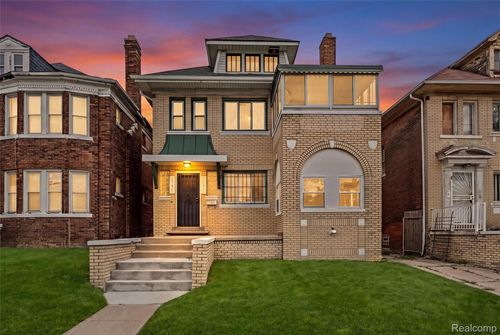 2254 Taylor St, Detroit, MI, 48206-2062 | Card Image
