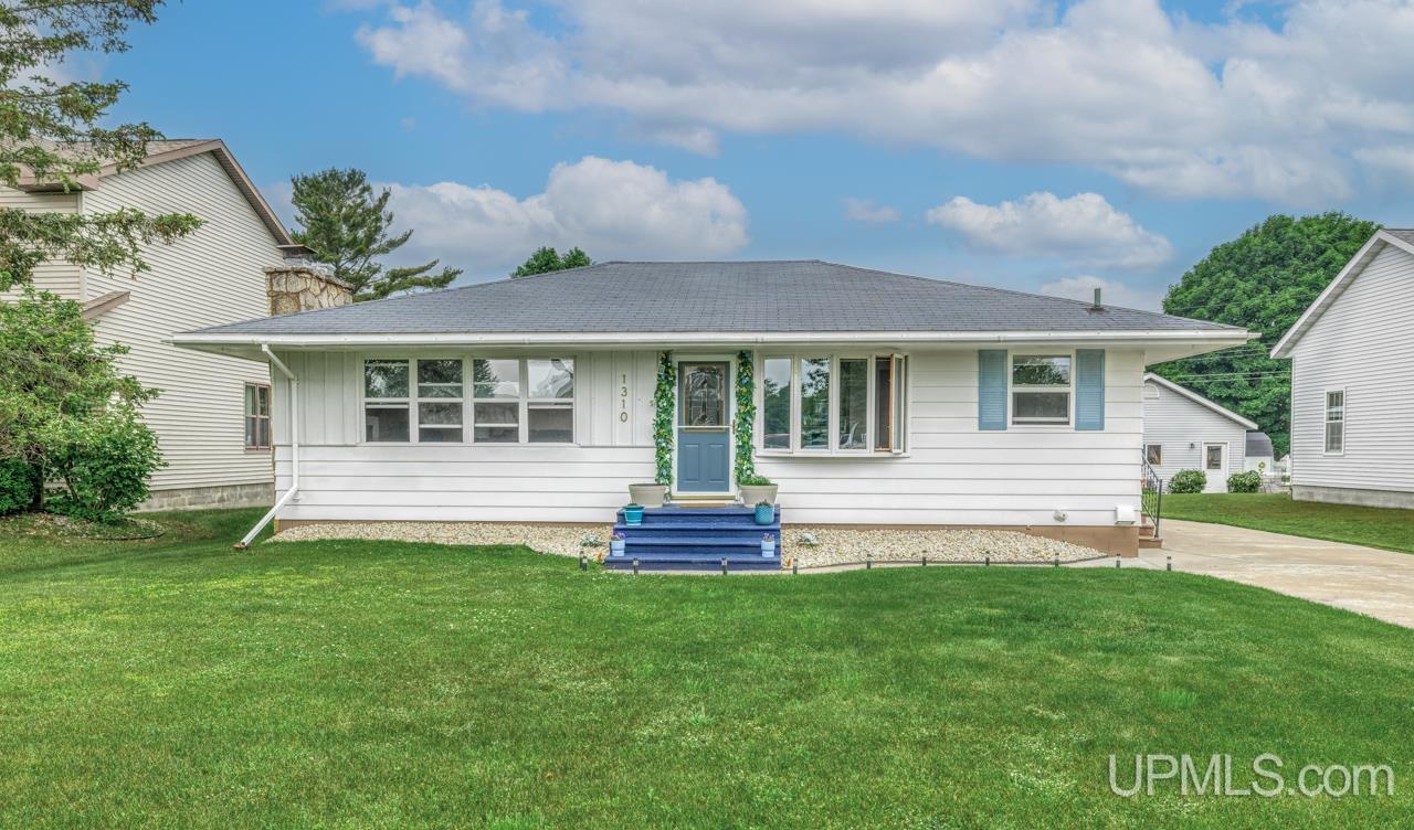22nd St, Escanaba, MI 49829
