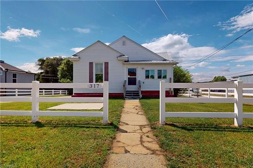 317 W Atkins Street, Dobson, NC, 27017 | Card Image