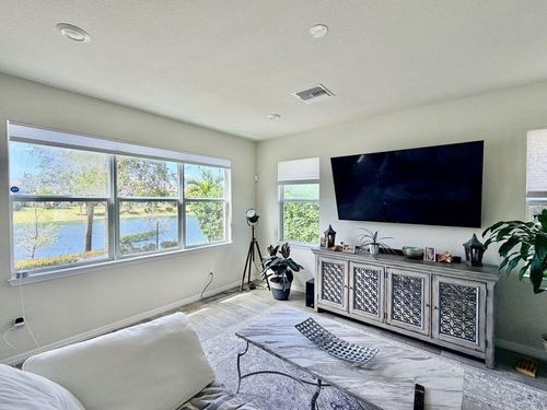 4924 Greenway Dr, Hollywood, FL, 33021-2147 | Card Image