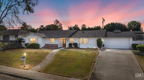 2925 Christmas Tree Ln, Bakersfield, CA, 93306-1412 | Card Image