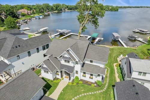 225 Edgewater Dr, Crystal Lake, IL, 60014-5170 | Card Image