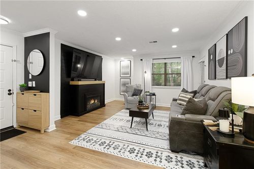 107 Barrington Hills Dr, Sandy Springs, GA, 30350-3801 | Card Image