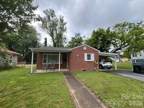 713 Pennton Ave Sw, Lenoir, NC, 28645-5745 | Card Image