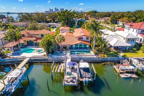 747 Brightwaters Blvd Ne, ST PETERSBURG, FL, 33704-3717 | Card Image
