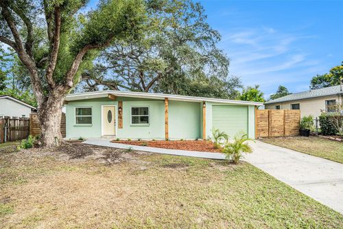 9511 N Willow Ave, TAMPA, FL, 33612-7745 | Card Image