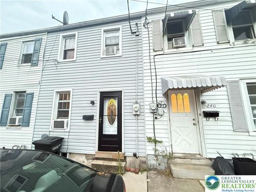 238 Wood St, CATASAUQUA, PA, 18032-2548 | Card Image