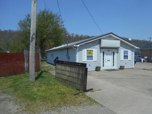 1206 W Shelby St, Falmouth, KY, 41040-1048 | Card Image