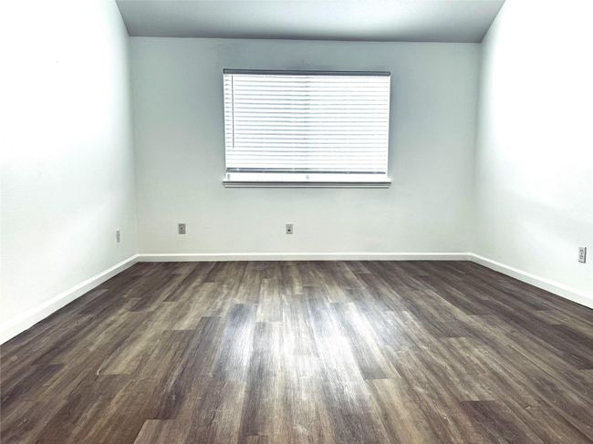 10403 N Shadowdale Dr, Home with 3 bedrooms, 2 bathrooms and null parking in Houston TX | Image 11