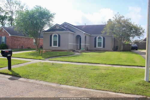 15430 Woodlore Dr, Baton Rouge, LA, 70816-1562 | Card Image