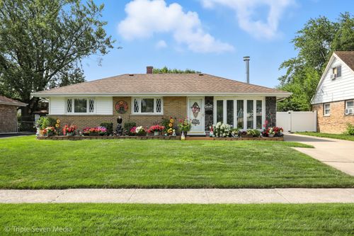 7013 Saratoga Dr, Bridgeview, IL, 60455-2077 | Card Image