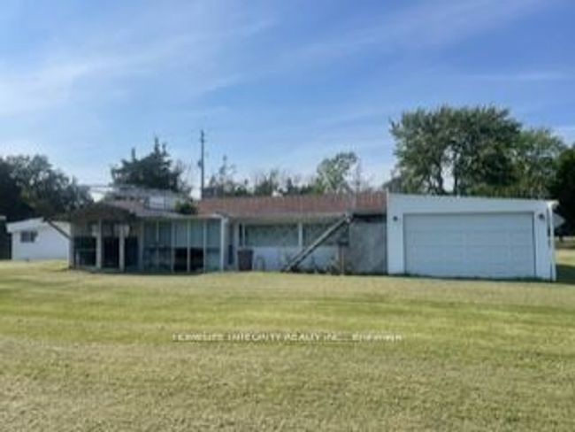 2434 County Rd 15, House other with 5 bedrooms, 2 bathrooms and 9 parking in Picton ON | Image 26