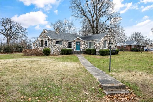 1201 Oak Ridge Dr, Neosho, MO, 64850-2662 | Card Image