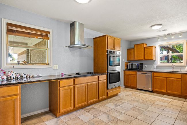 111 Encino Springs Ln, House other with 3 bedrooms, 2 bathrooms and null parking in Weatherford TX | Image 29