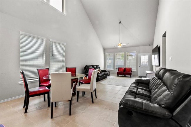 2739 Meadow View Ln, House other with 5 bedrooms, 4 bathrooms and 2 parking in Conroe TX | Image 9
