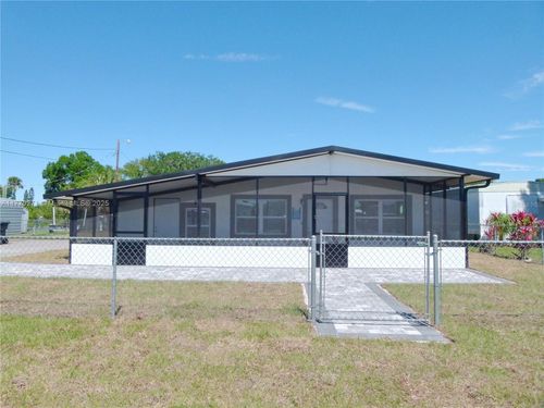 2203 Se 8th Ave, Okeechobee, FL, 34974-5385 | Card Image