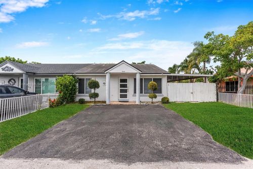 4042 Nw 181st Ln, Miami Gardens, FL, 33055-3451 | Card Image
