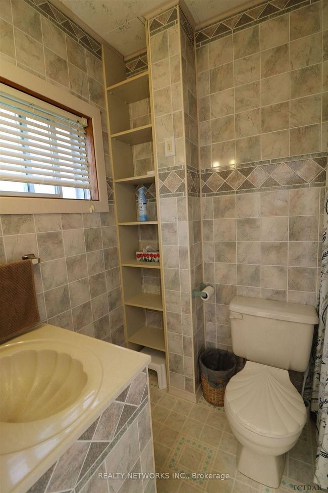 662 Edward Ave, House other with 2 bedrooms, 1 bathrooms and 2 parking in Holtyre ON | Image 16