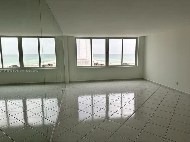 APT-811 - 5401 Collins Ave, Condo with 2 bedrooms, 2 bathrooms and null parking in Miami Beach FL | Image 24