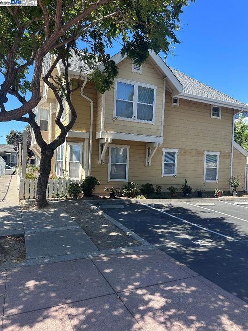 1021 Santa Ines Ct, Oakland, CA, 94601-1454 | Card Image