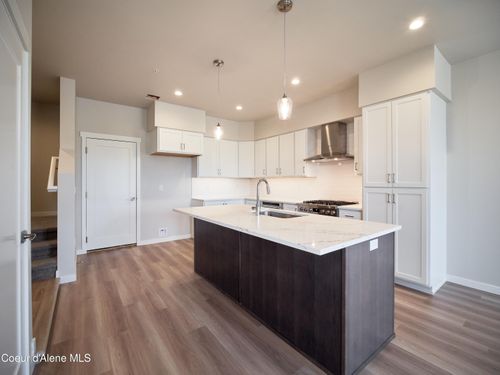1042 E 4th Ave, Post Falls, ID, 83854-4042 | Card Image