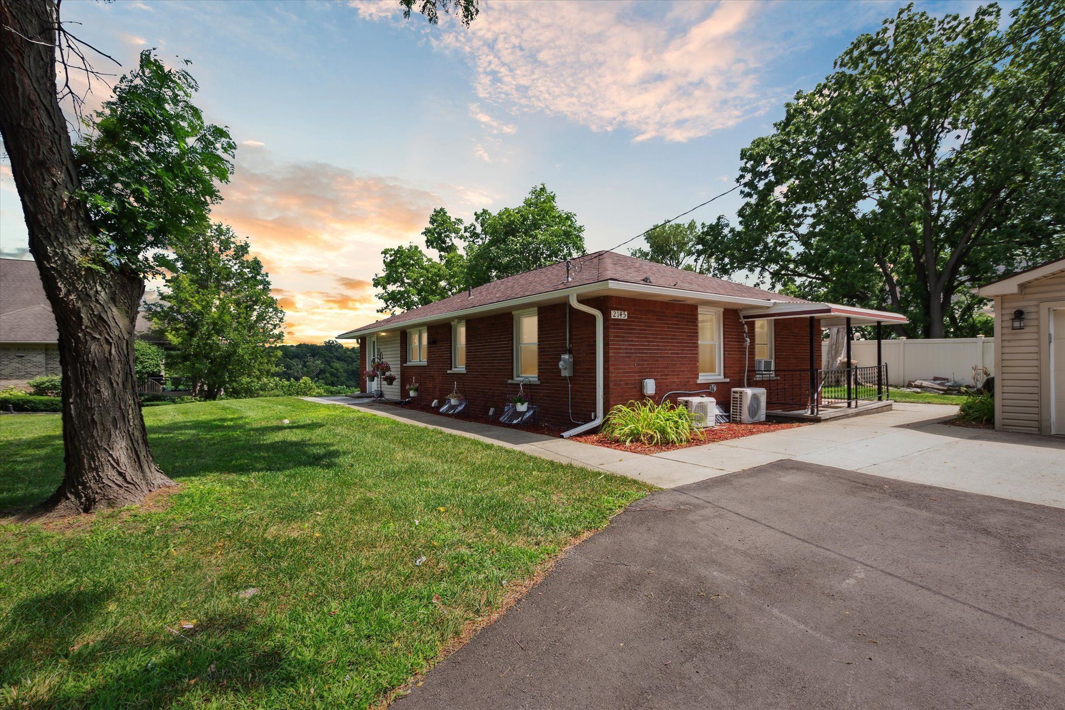 Rawsonville Rd, Van Buren Township, MI 48111