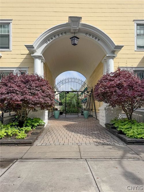 7 Genesee Ct, Utica, NY, 13502-5149 | Card Image
