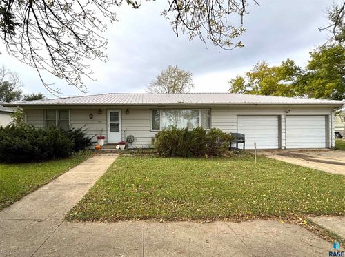 317 Maple Ave Se Avenue Se, Highmore, SD, 57345 | Card Image