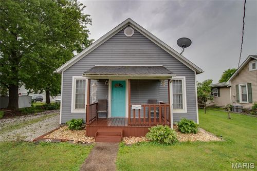 804 W Spruce St, Jerseyville, IL, 62052-1435 | Card Image