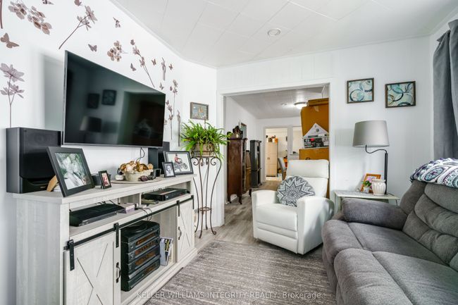 325 Belmont St, House other with 2 bedrooms, 1 bathrooms and 1 parking in Cornwall ON | Image 9